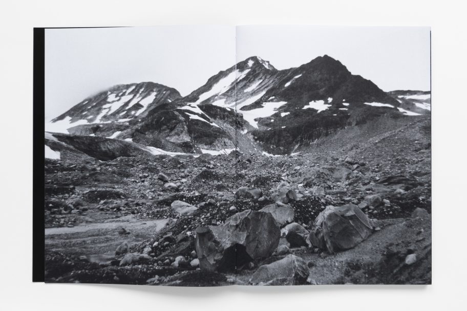 Multipress_Line_Bohmer_Lokken_Immersed_Stone_Black_Ice_WebRes_03