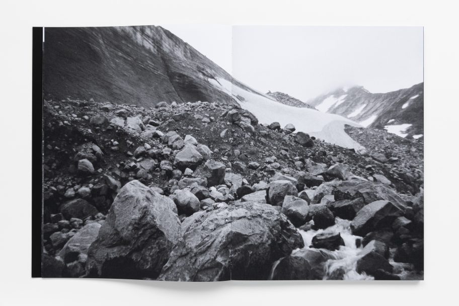 Multipress_Line_Bohmer_Lokken_Immersed_Stone_Black_Ice_WebRes_04